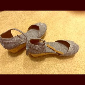 Women’s size 7.5 Tom’s light denim espadrilles